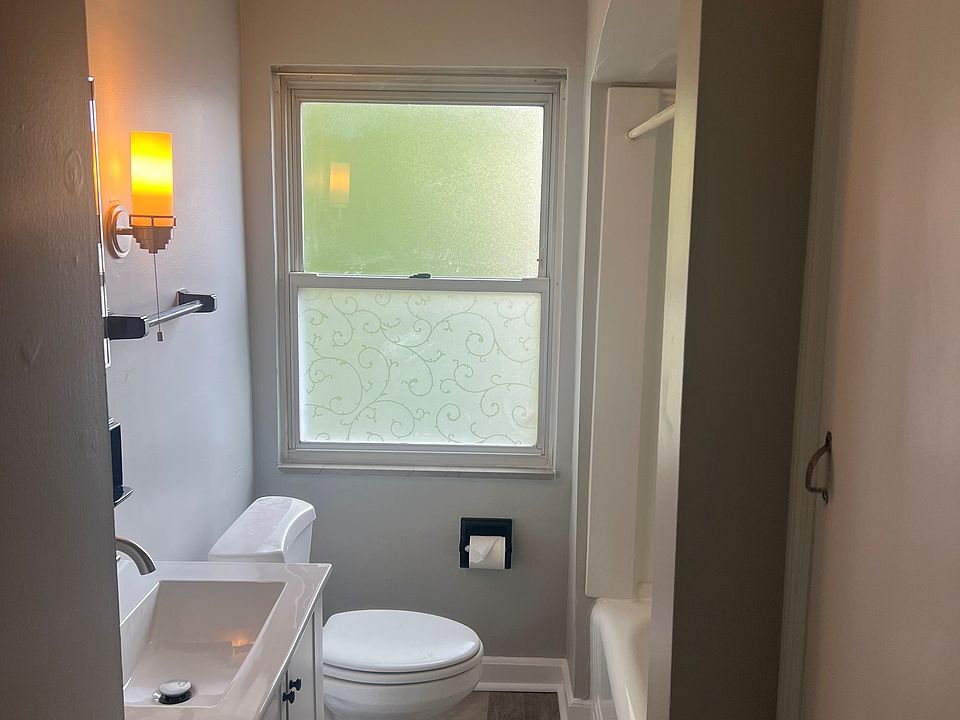 1st image of 1020 Northwest Blvd APT C