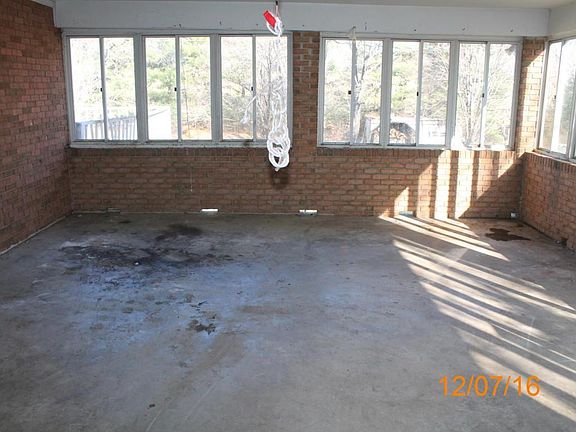 2nd image of 10663 W Lynchburg Salem Tpke