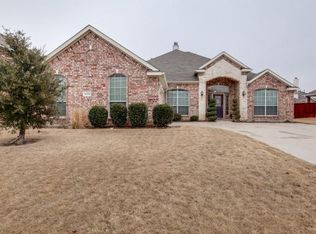 5276 W Cove Way, Grand prairie, TX 75052