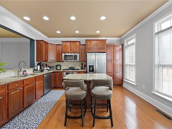 4th image of 2871 Overlook Way