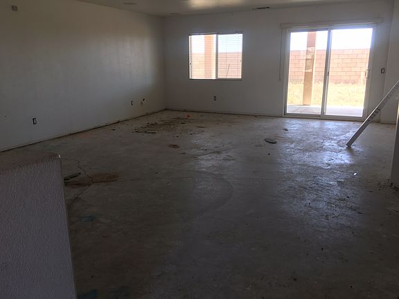 5th image of 44616 Avenida Linda
