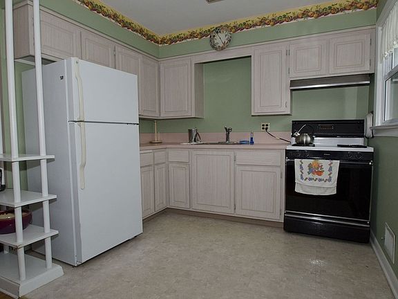 2nd image of 190 Bergenline Ave