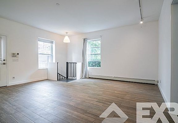 2nd image of 44 Ludlam Pl #2