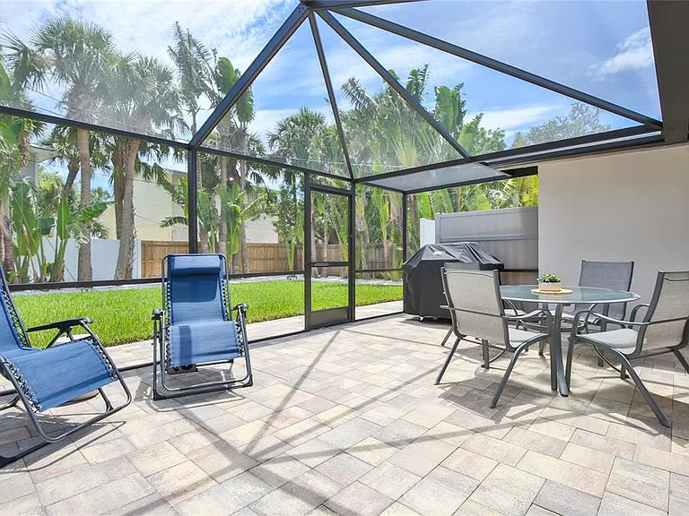 211 Island Cir — Photo 34