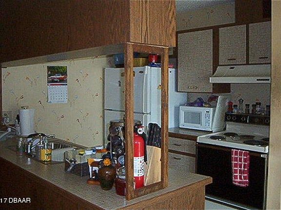 4th image of 92 Fremont Ave APT 101