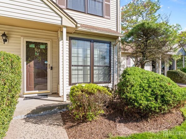 905 Maplecrest Rd, Edison, NJ 08820