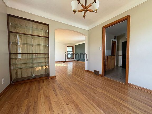 4th image of 4566 W 226th St