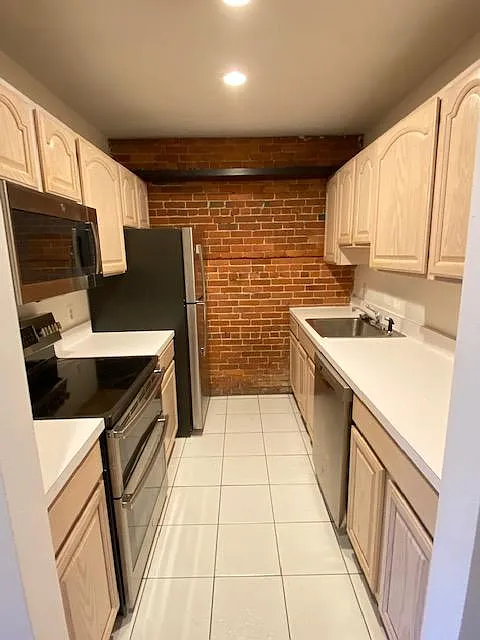 3 bed, $4,500 — Photo 3