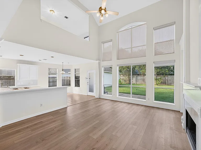 1727 Emma Cove Ct — Photo 15