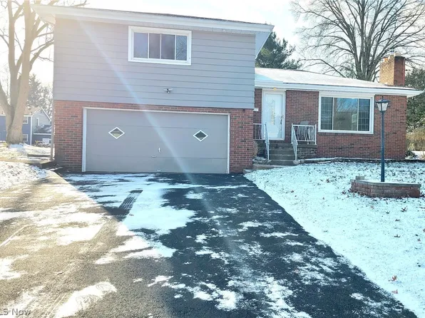 515 Murray Hill Dr, Youngstown, OH 44505