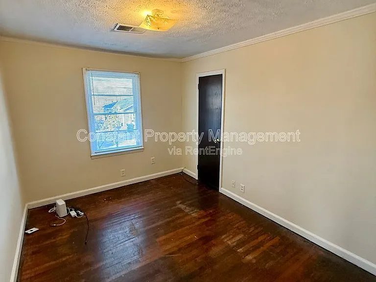 202 Realty St — Photo 9