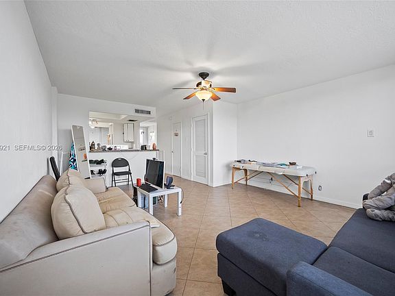 3rd image of 1401 S Federal Hwy APT 213