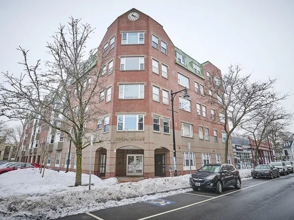 289 Essex St APT 308, Salem, MA 01970