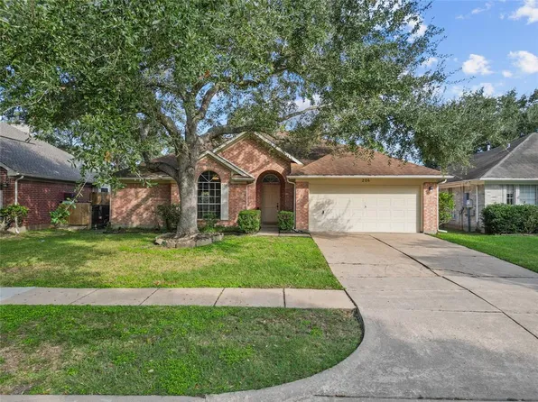 206 Chariss Glen Drive, League City, TX 77573