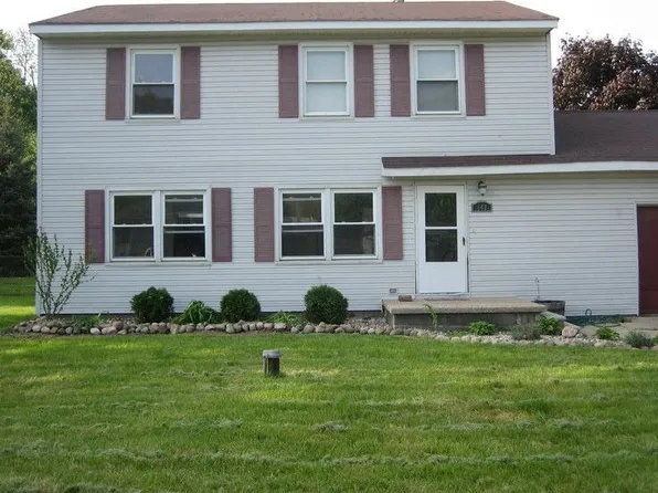 642 Andrews St, Commerce Township, MI 48382