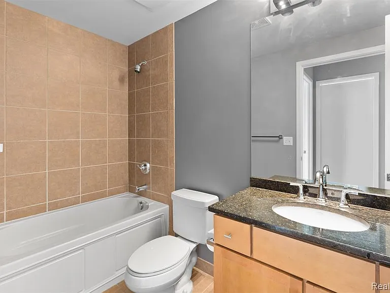3670 Woodward Ave #314 — Photo 15