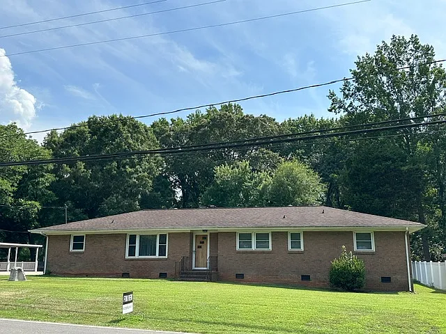 9519 Walkers Ferry Rd — Photo 2