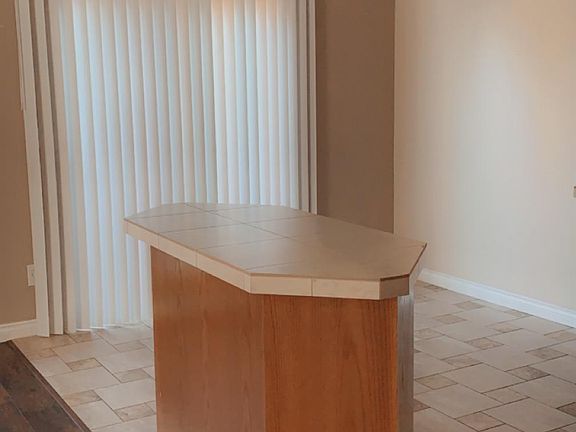5th image of 5706 NE 75th Ave