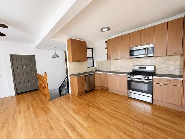 39 Newkirk St #1C — Photo 3