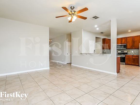 4th image of 503 Haywood Ln