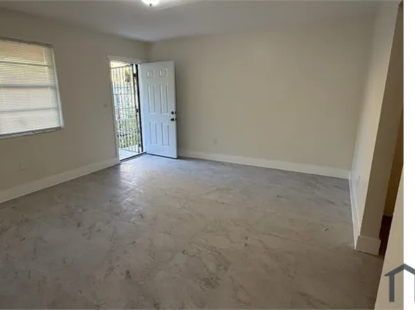 1765 NW 45th St, Miami, FL 33142