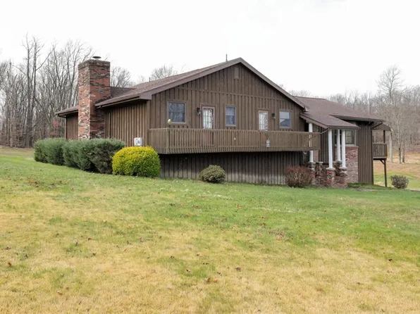 147 Shadynook Dr, Stahlstown, PA 15687