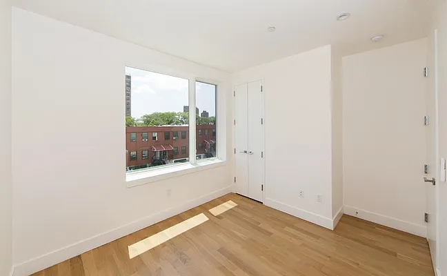 Rented by EXR | media 22