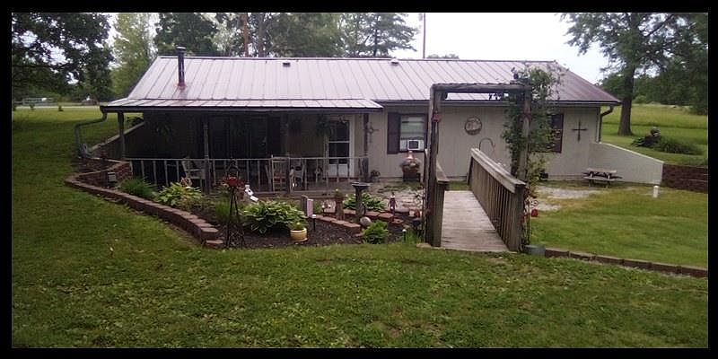 1st image of 10 W Harper Rd