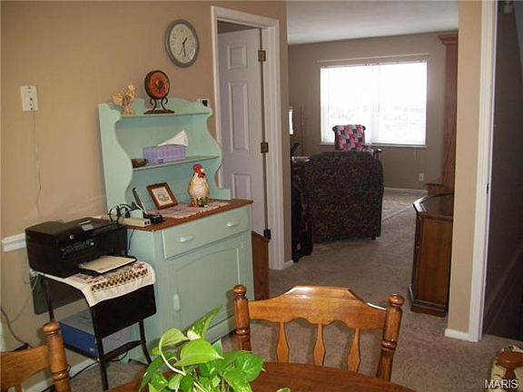 5th image of 142 Burtonwood Dr
