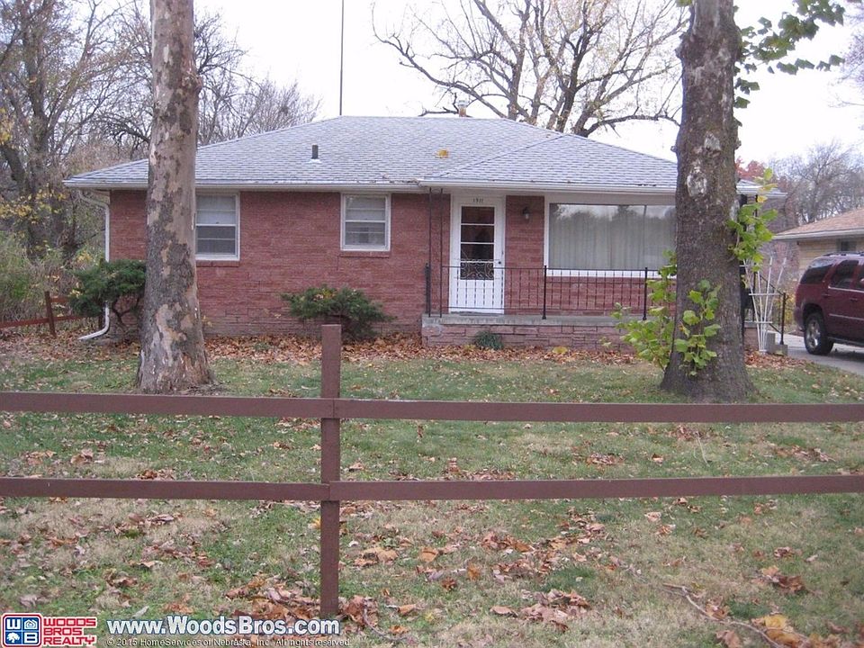 1st image of 1911 S 42nd St