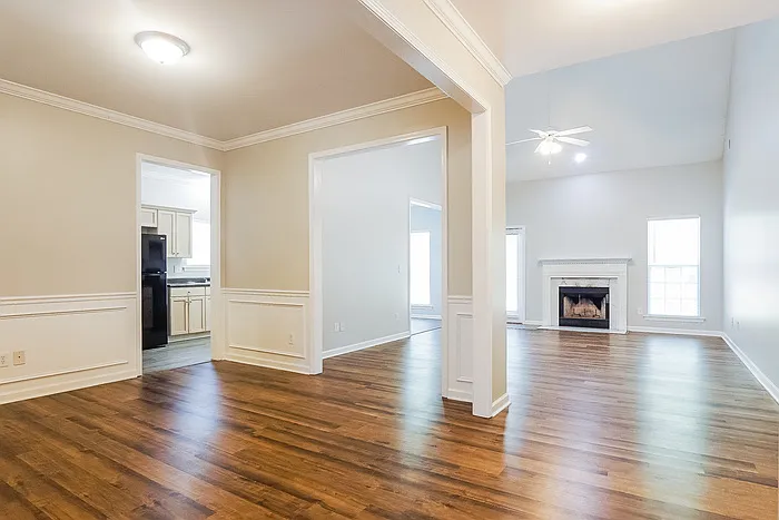 325 Bedford Cir — Photo 5