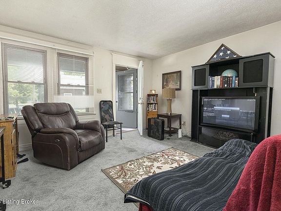 2nd image of 603 Brookline Ave