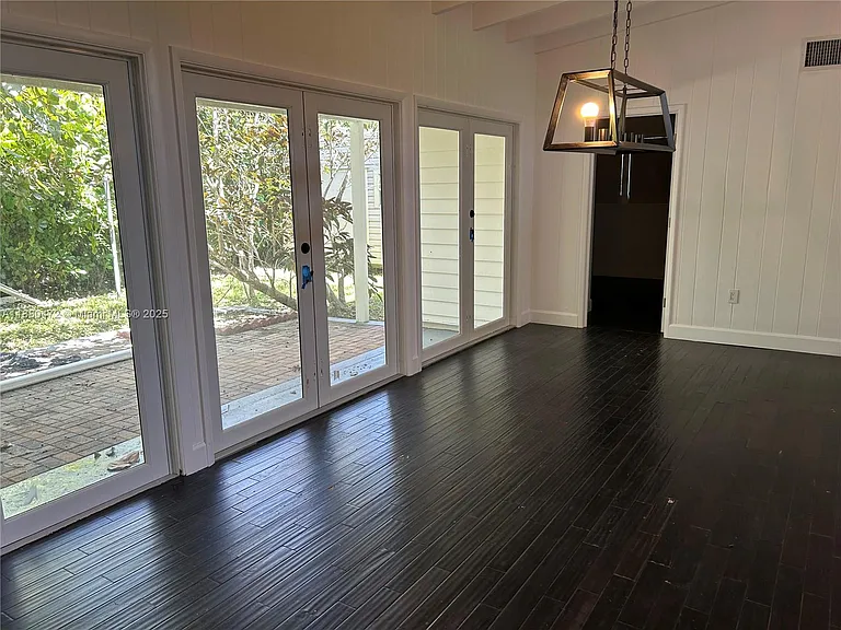 6395 SW 42nd Ter — Photo 7