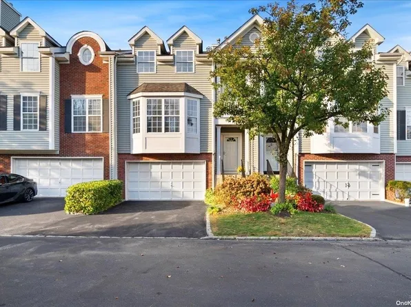 3 Paddington Circle #-, Smithtown, NY 11787