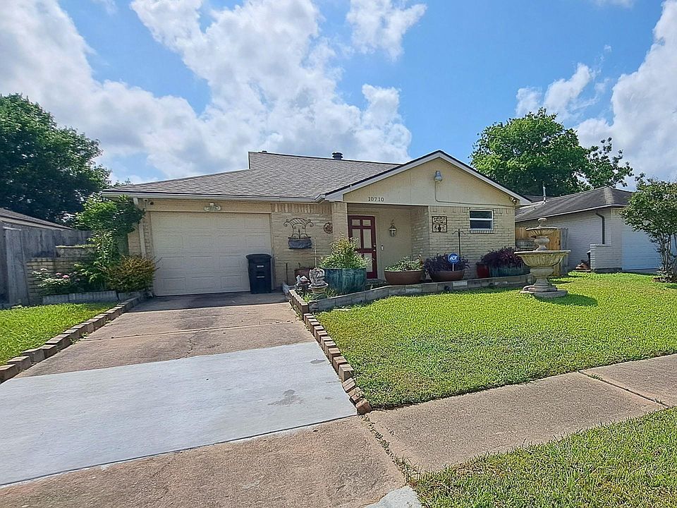 1st image of 10710 Parkland Woods Dr