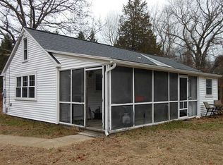 188 Huntinghouse Rd, Glocester, RI 02857