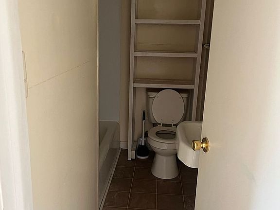 4th image of 103 Conrad Ct #1
