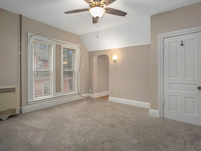 250 Paris Ave SE #4 — Photo 3