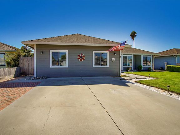 3rd image of 751 Neil Dr