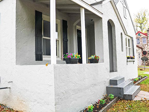 5th image of 521 Oak Ridge Dr