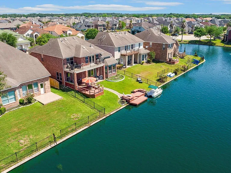 18011 Darling Point Ct — Photo 12