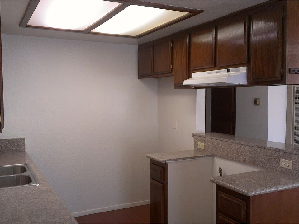 1st image of 13901 Lemoli Ave APT 3