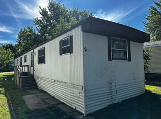 685 6th St N #2, Winsted, MN 55395