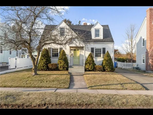 44 Willard St, Hamden, CT 06518