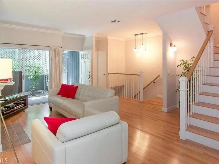 478 S Madison Ave #5 — Photo 6