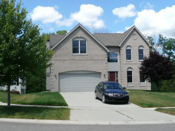 2120 Springwood Ct, Ann Arbor, MI 48103