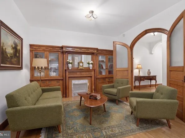 4011 Pine St, Philadelphia, PA 19104