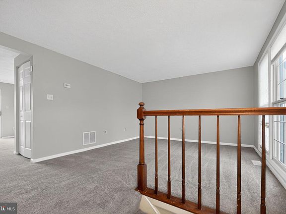 3rd image of 7 Rocky Brook Ct