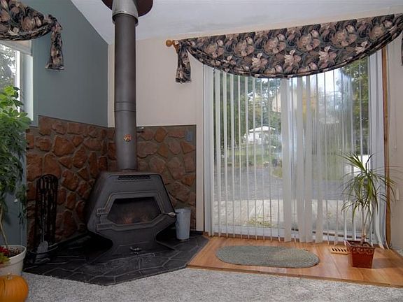 3rd image of 6775 Longworth Dr