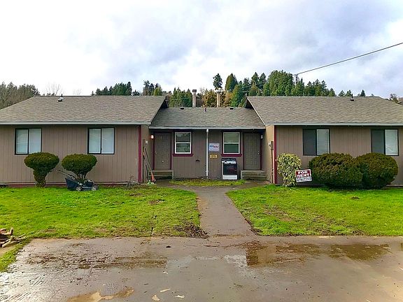 2nd image of 118 Tacoma Blvd S #A